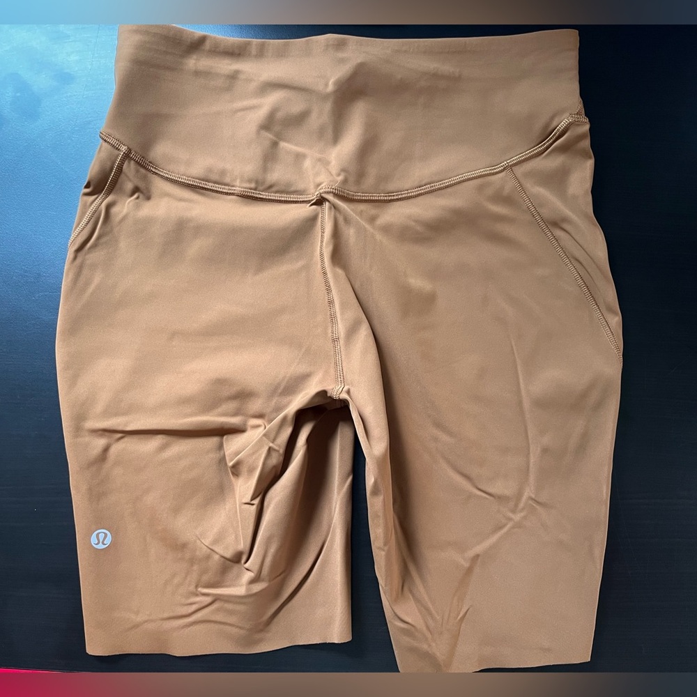 BNWOT base pace Lululemon 8” shorts